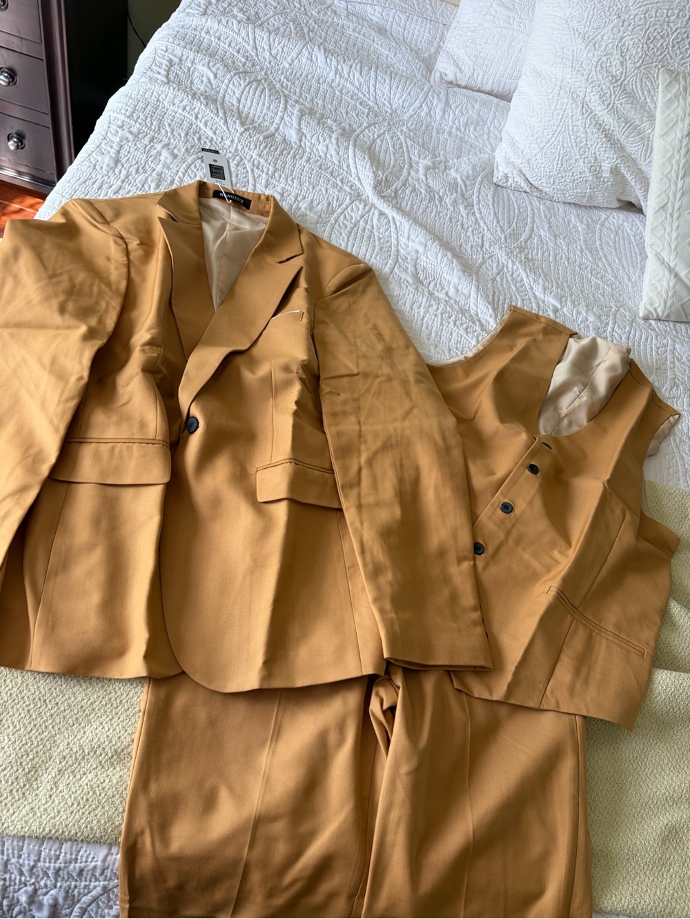 NWT Mens Camel Colored Three-Piece Suit - Blazer, Vest & Trousers
